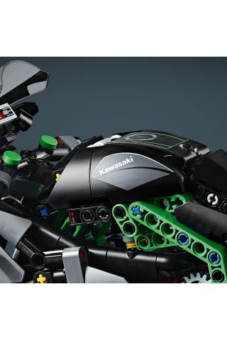® Technic Kawasaki Ninja H2R Motosiklet 42170 - 10 Yaş ve Üzeri İçin Yapım Seti (643 Parça)