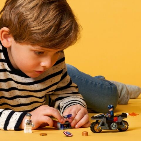 LEGO® Marvel Avengers Kaptan Amerika ve Hydra Karşılaşması 76189 - Kaptan Amerika ve Motosiklet Seti Koleksiyonluk Oyuncak Yapım Seti (49 Parça)