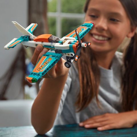LEGO® Technic Yarış Uçağı 42117 - Çocuklar için Oyuncak Uçak Yapım Seti (154 Parça)