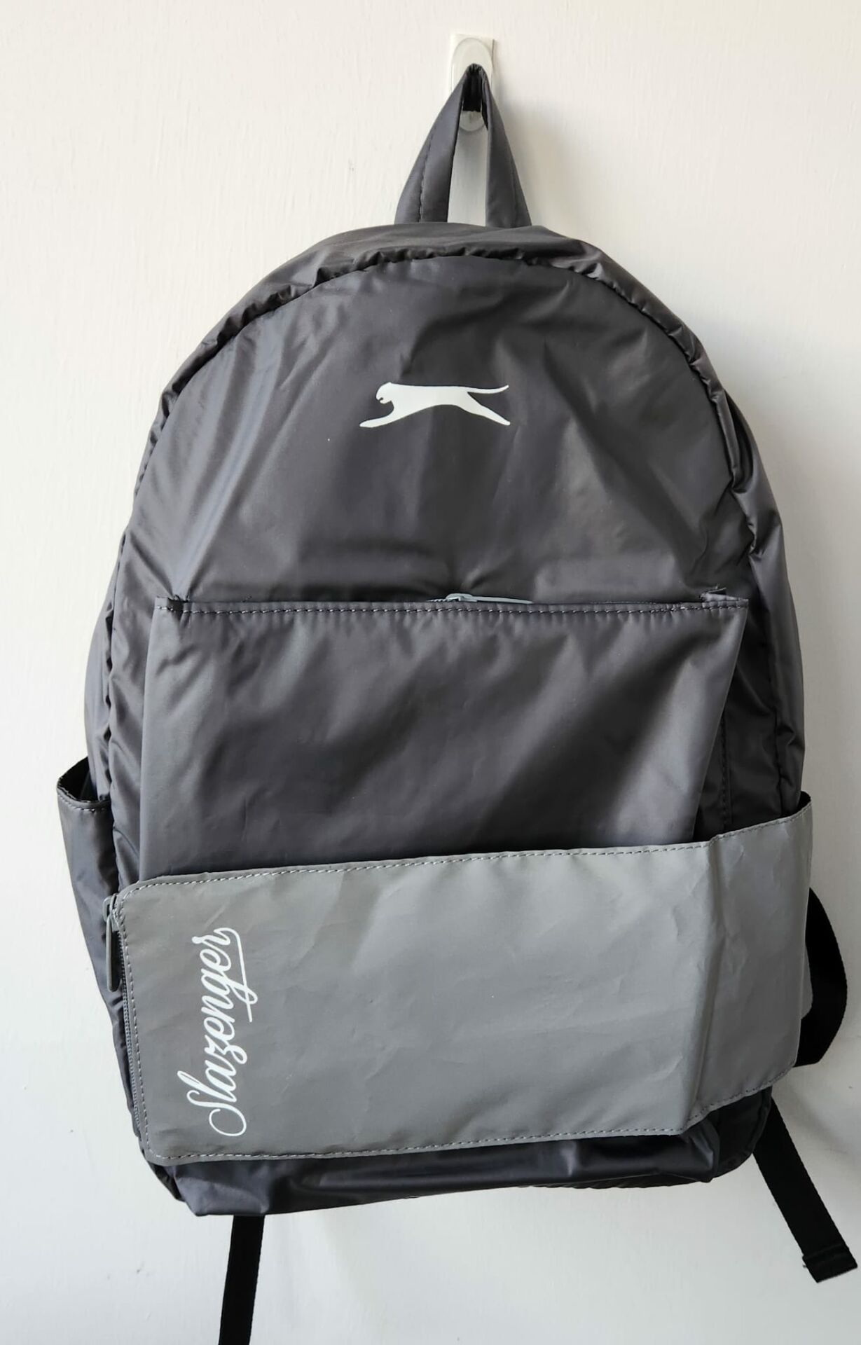 Slazenger Gri Önü Gümüş Bant Detaylı Sırt Çantası