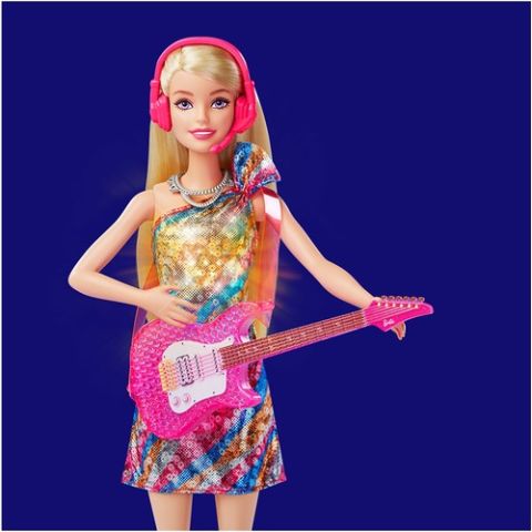 Barbie Büyük Hayaller Serisi Barbie Malibu Şarkıcı Bebek GYJ23