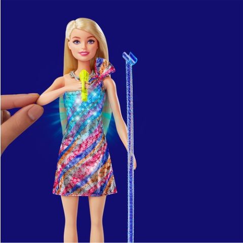 Barbie Büyük Hayaller Serisi Barbie Malibu Şarkıcı Bebek GYJ23