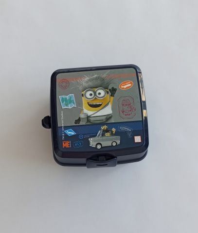 Me Minions Beslenme Saklama Kabı Dört Gözlü Lacivert
