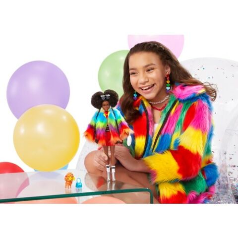Barbie Extra - Gökkuşağı Renkli Ceketli Bebek Köpek Figürü İle 3-9 Yaş Arası Kızlar İçin İdeal Bir Hediye Gvr04