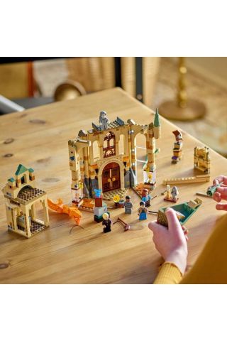 ® Harry Potter™ Hogwarts™: İhtiyaç Odası 76413 - Yaratıcı Oyuncak Yapım Seti (587 Parça)