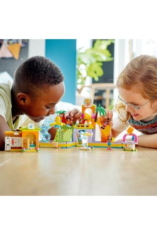 ® Friends Su Parkı 41720 - 6 Yaş ve Üzeri Çocuklar için Yaratıcı Oyuncak Yapım Seti (373 Parça)