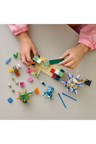 ® Minecraft® Gardiyan Savaşı 21180 Yapım Seti (255 Parça)