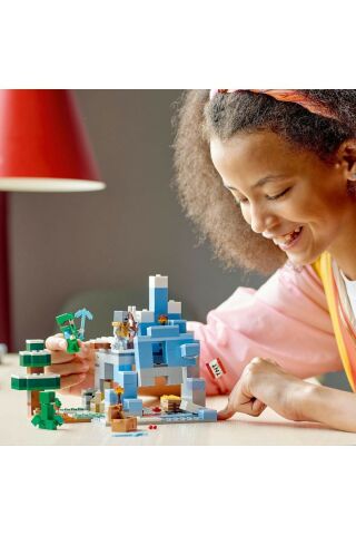 ® Minecraft® Donmuş Tepeler 21243 - 8 Yaş ve Üzeri Çocuklar için Oyuncak Yapım Seti (304 Parça)
