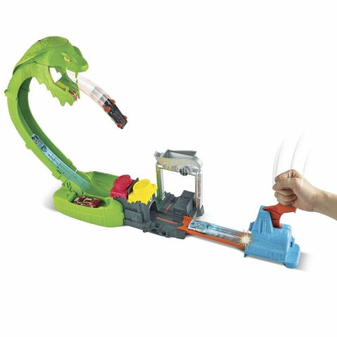 Hot Wheels Zehirli Yılanla Çarpışma Oyun Seti GTT93