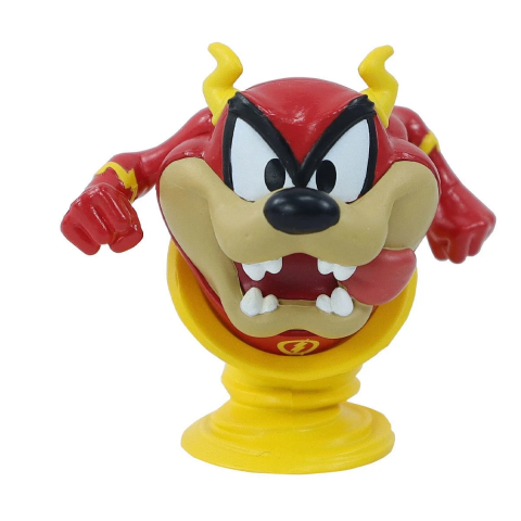 Warner Bros Bugs W.E.Coyote-Batman Kıyafetiyle 18 cm Koleksiyon Figürü WAW03000