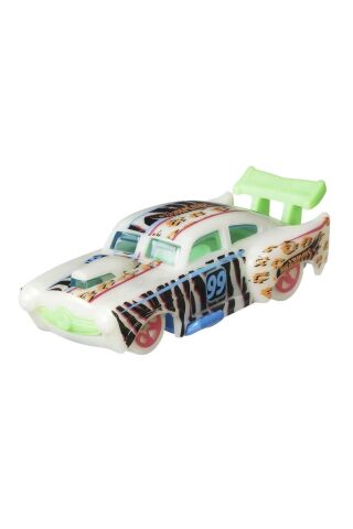 Monster Trucks Karanlıkta Parlayan Araçlar Paketi Hcb57