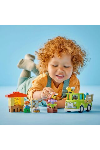 ® DUPLO® Kasabası Arıların ve Arı Kovanlarının Bakımı 10419 - Yapım Seti (22 Parça)