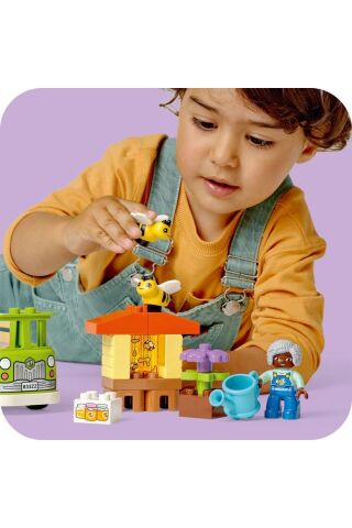 ® DUPLO® Kasabası Arıların ve Arı Kovanlarının Bakımı 10419 - Yapım Seti (22 Parça)