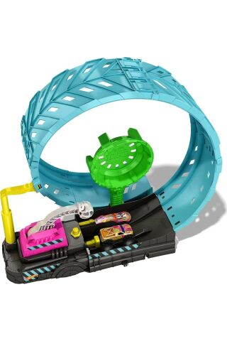 Hbn02 Hot Wheels Monster Trucks Karanlıkta Parlayan Çemberde Yarış Seti