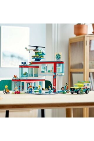 City Hastane 60330 Yapım Seti (816 Parça)