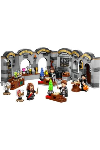 ® Harry Potter™ Hogwarts™ Şatosu: İksir Dersi 76431 - 8 Yaş ve Üzeri Yapım Seti (397 Parça)