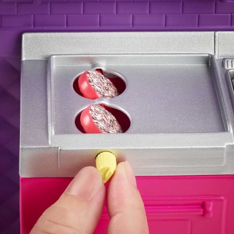 Barbie Yemek Arabası ve 30 figür GMW07 126716