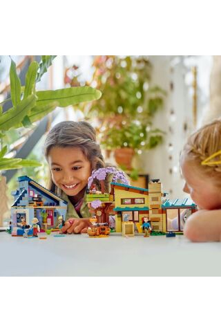 ® Friends Olly ve Paisley'nin Aile Evleri 42620 -  Yaratıcı Oyuncak Yapım Seti (1126 Parça)