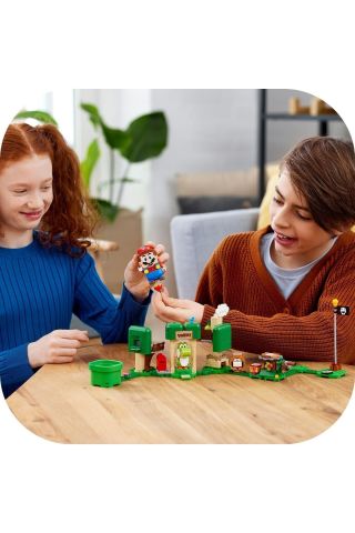 Super Mario™ Yoshi’nin Hediye Evi Ek Macera Seti 71406 Yapım Seti (246 Parça)