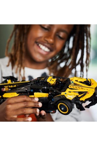 ® Technic Bugatti Bolide 42151 - 9 Yaş ve Üzeri Çocuklar için Araba Yapım Seti (905 Parça)