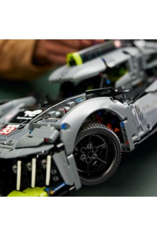 Technic Peugeot 9x8 24h Le Mans Hybrid Hypercar 42156