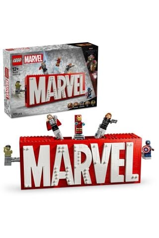 ® Marvel MARVEL Logosu ve Minifigürleri 76313 - 12+ Yaratıcı Oyuncak Yapım Seti (931 Parça)