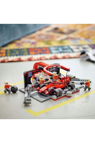 ® City Ferrari Arabalı F1® Pit Stop ve Pit Ekibi 60443 - 6+ Yaratıcı Oyuncak Yapım Seti (322 Pr)