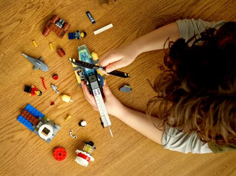 Lego City Elit Deniz Feneri Operasyonu 60274