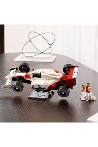 ® Icons McLaren MP4/4 ve Ayrton Senna 10330 - 18+ Yaratıcı Model Yapım Seti (693 Parça)