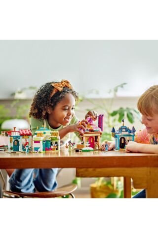 ® │ Disney Princess Disney Prensesi Pazar Macerası 43246 - 6+ Oyuncak Yapım Seti (817 Parça)
